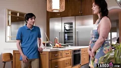 Play Siri Dahl: Stepmom Anal Craving Fulfilled by Tiny Stepson in the Kitchen