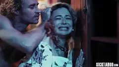 Reproducir MILF tatuada disfruta de una mamada intensa y un facial duro