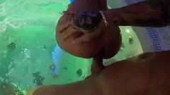 Redă Orgie cu jacuzzi cu blonda tatuata Claudia Mac