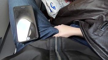 Redă Futai cu o romanca timida de ascunde in dulap si suge pula fratelui