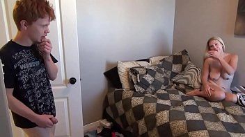 Redă Mama penetrata de fiul ei timid cu penis mare