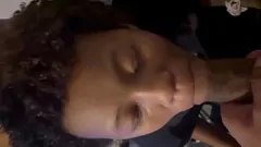 Redă Muie interrasială neagră: Slutty Asian GF oferă profunzime umedă și cum-în-gură