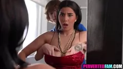 Abspielen Stufensiegeltabu Fantasie: Busty Brünette Stiefschwester Deepthroats Big Dick