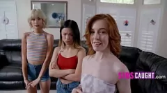 Odtwórz Tiny Blonde Teen jeździ azjatyccy przyjaciele przyrodniczej siostry w hardcore gangbang