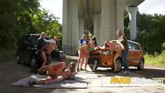 Abspielen Hardcore europäische Orgie: Ein großer Fazit - Doggystyle Orgasmen im Außen -Taxi