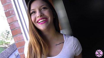 Riproduci Xnxx film romania con ragazze ricche scopano con uomini poveri con cazzi piuttosto grossi