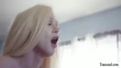 Riproduci T-Girl Jenna Gargles: un incontro a Bareback Shemale Deepthroat con Dante Colle