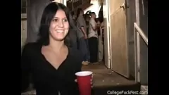 Jouer Campus Sex Party : baise et éjaculation hardcore de Slutty Coed
