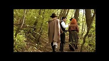 Redă Film xnxx italienesc cu bunaciuni brunete si roscate futute in pizdulice si in cur