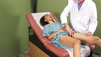 Reproducir Ella va al doctor para meter su polla en su coño