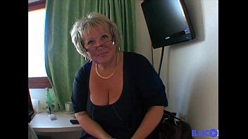 Abspielen Meine Mutter und ich machen heimlich Pornos wie wir wollen