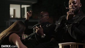 Riproduci Xxx con cagna pagata per hardcore xxx in tutti i buchi con due zingari