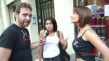 Reproducir Excelente sexo con amante y admiradora morena agataticul en la entrevista