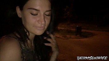 تشغيل XXX في الأماكن العامة في المساء مع الرجل xxx