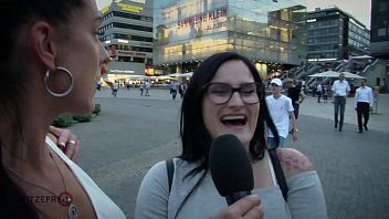 Odtwórz Pieprzyć się z komentatorem porno, który prowokuje nastolatka do seksu z męską gwiazdą xxx