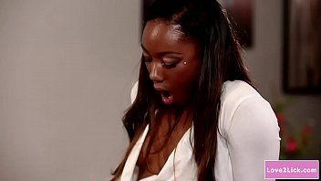 Abspielen Ebony wird von ihrem Kunden penetriert