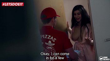 Pizza man fodido por morena sacanagem