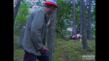 Redă Tarfa amatoare ce se duce ca o catea in pahardcoree sa faca sex