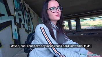 Jouer Chatte profonde payée pour faire ce type de xxx